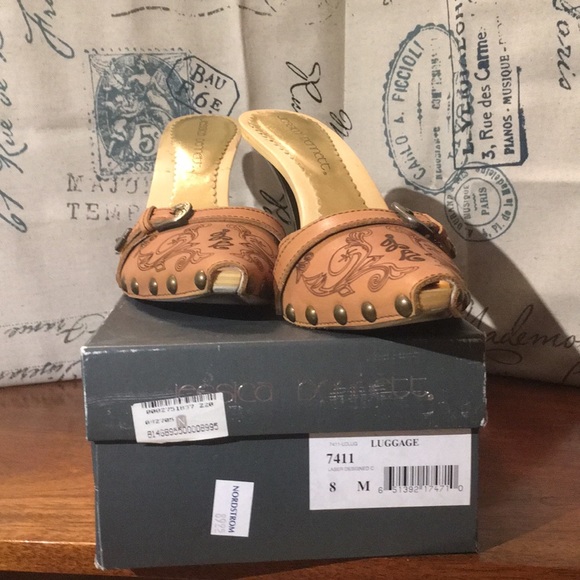 Jessica Bennett laser designed slip on - Picture 4 of 4